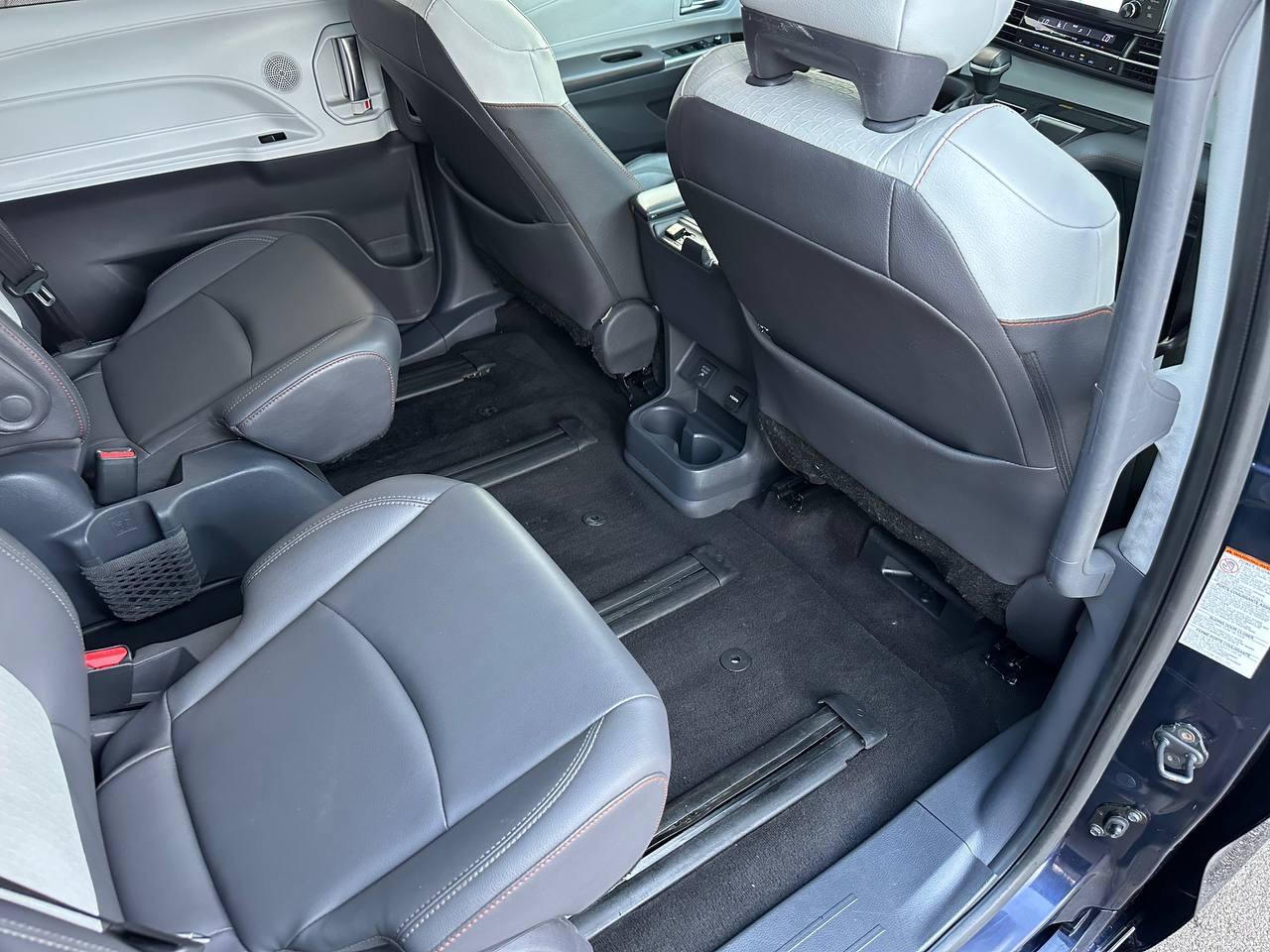 Toyota Sienna XSE 7-Passenger AWD 2021