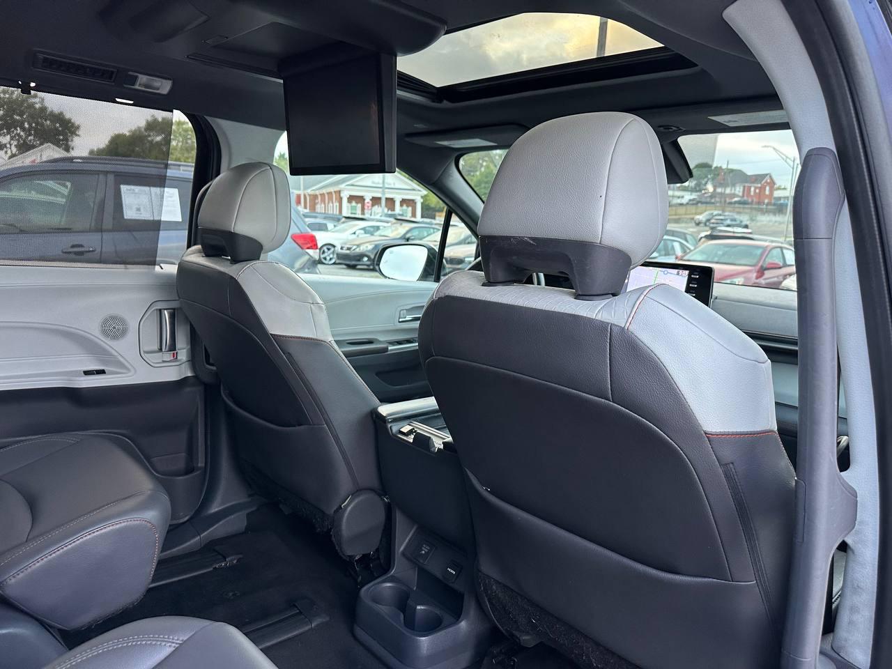 Toyota Sienna XSE 7-Passenger AWD 2021