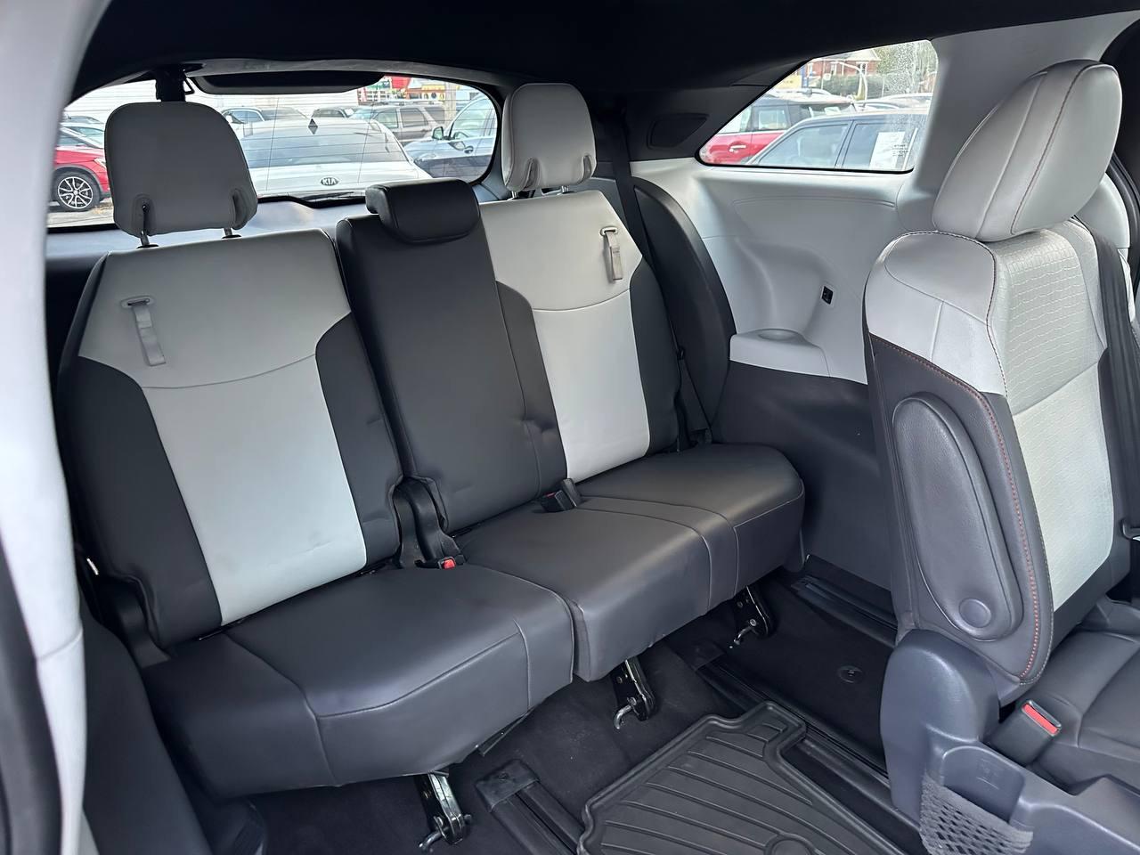 Toyota Sienna XSE 7-Passenger AWD 2021