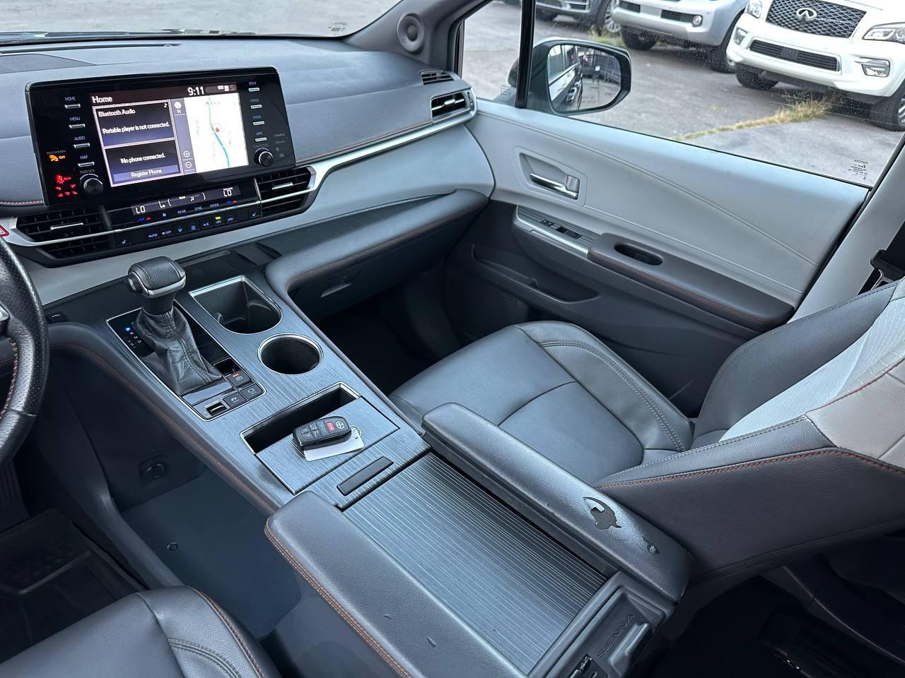 Toyota Sienna XSE 7-Passenger AWD 2021