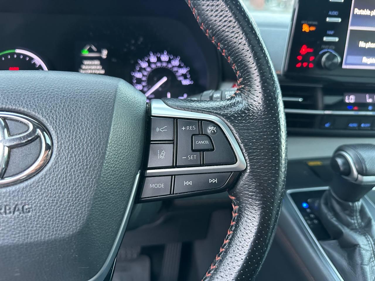 Toyota Sienna XSE 7-Passenger AWD 2021