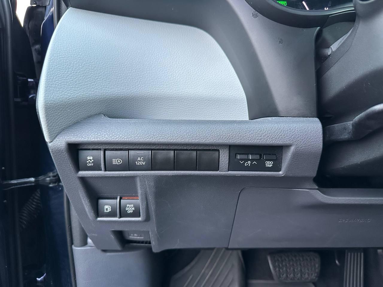 Toyota Sienna XSE 7-Passenger AWD 2021