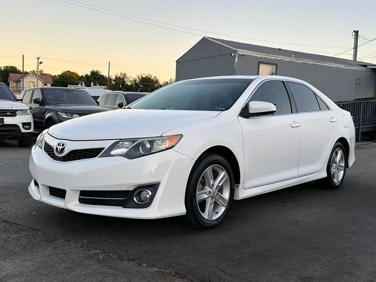 Toyota Camry SE 2012