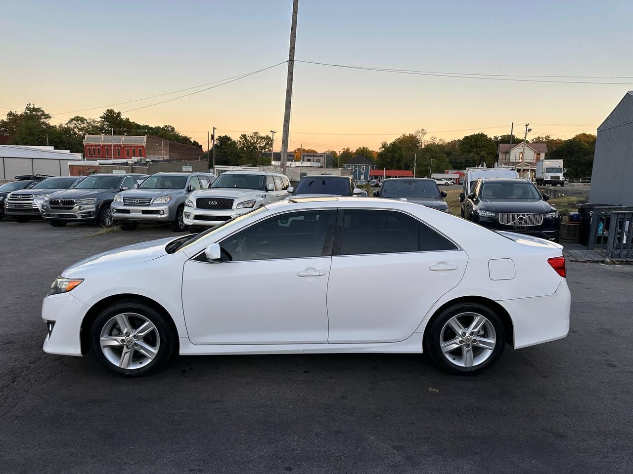 Toyota Camry SE 2012