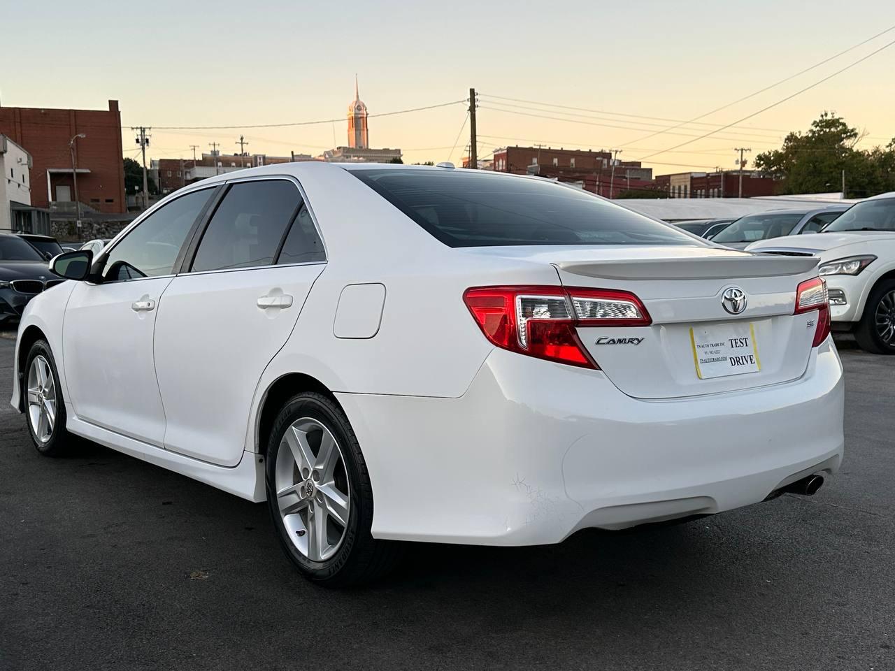 Toyota Camry SE 2012
