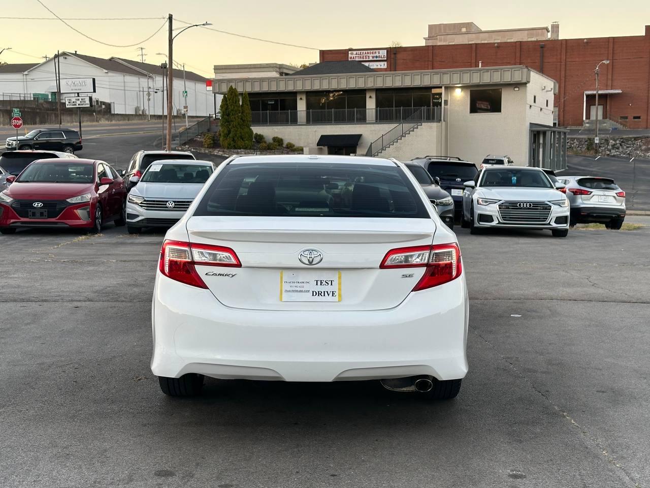 Toyota Camry SE 2012