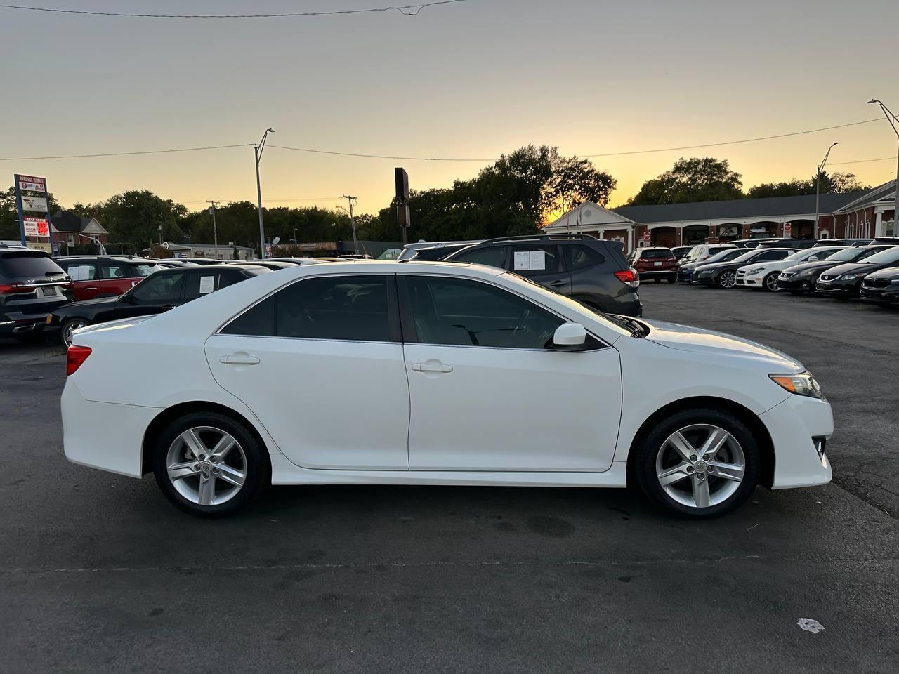 Toyota Camry SE 2012