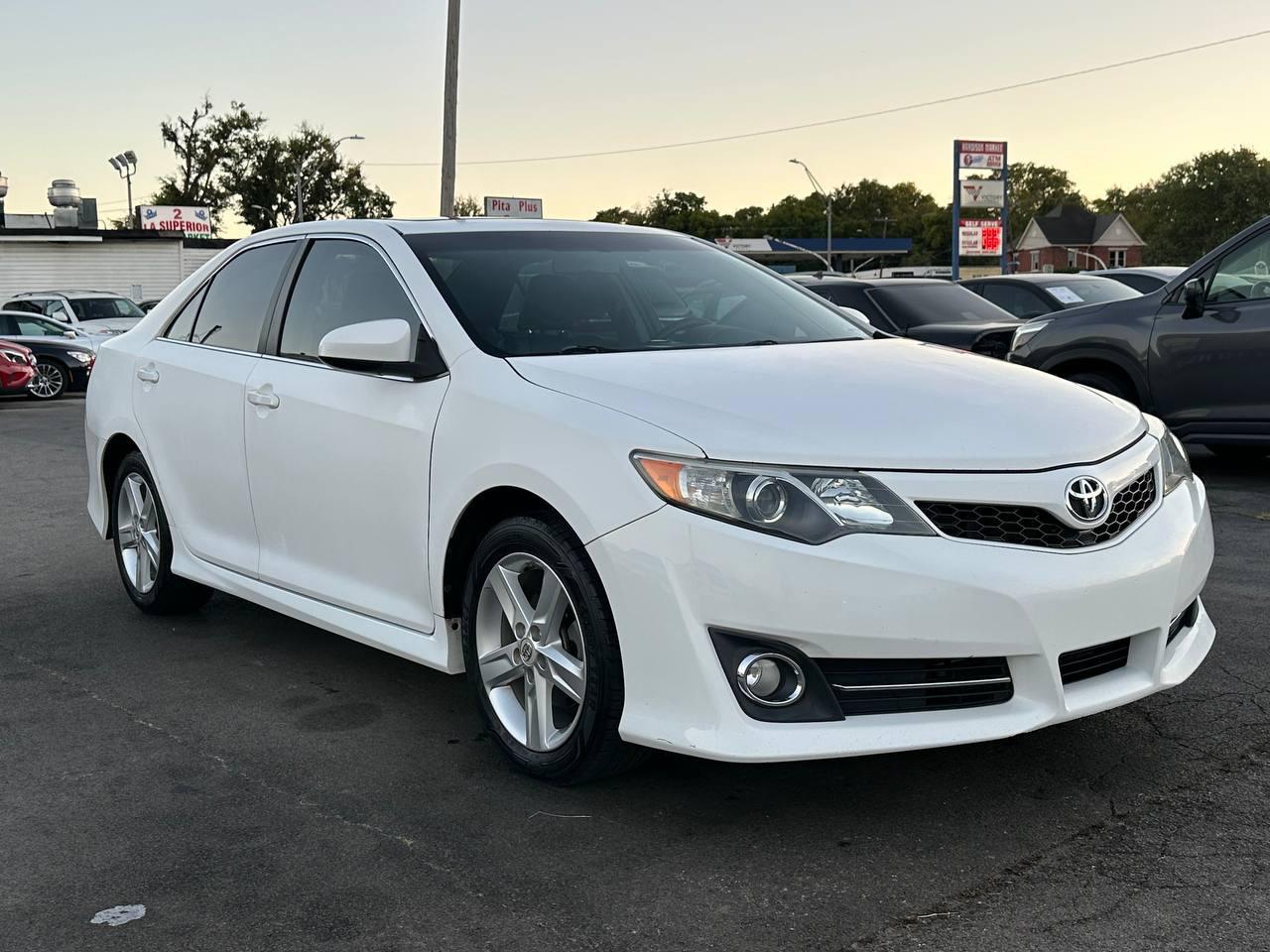 Toyota Camry SE 2012