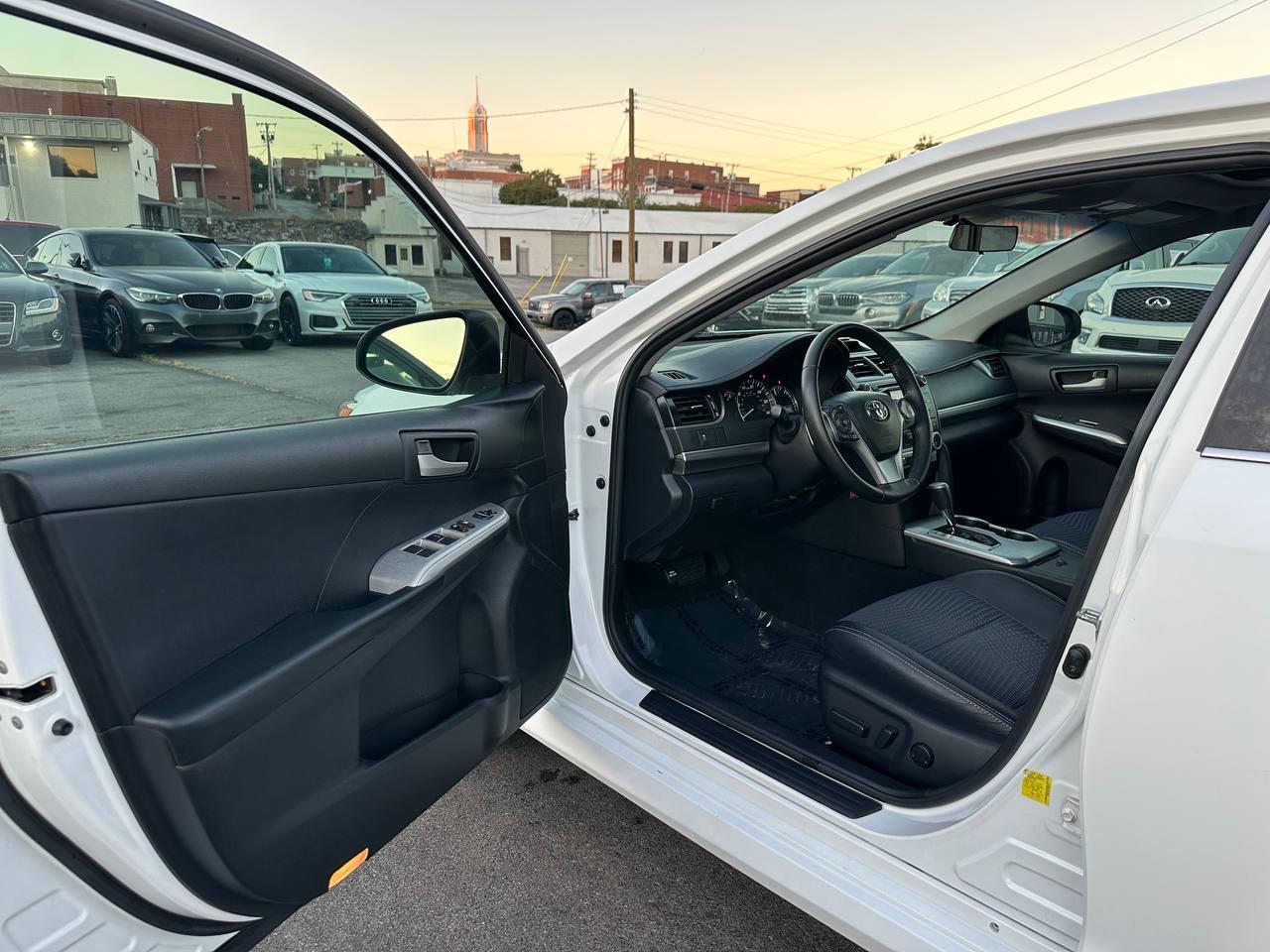 Toyota Camry SE 2012