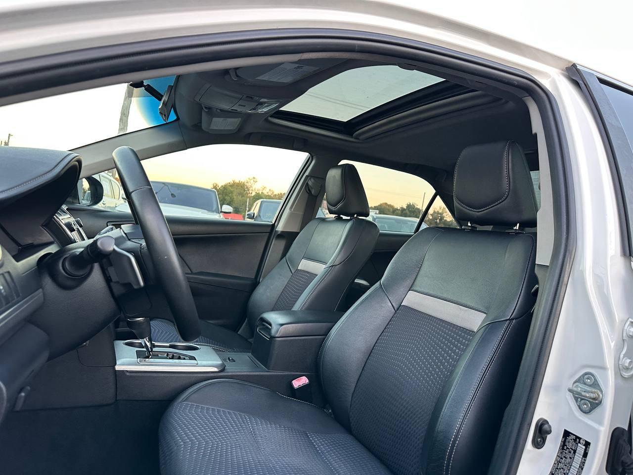 Toyota Camry SE 2012