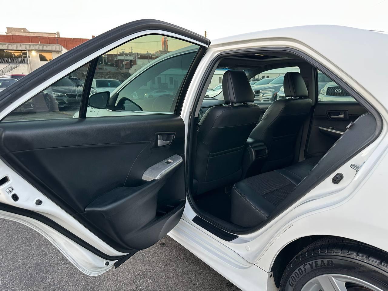 Toyota Camry SE 2012