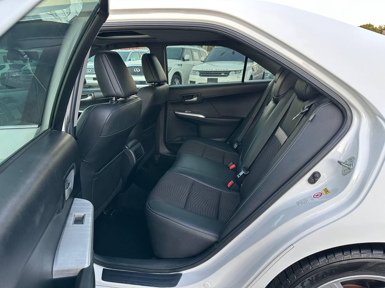 Toyota Camry SE 2012