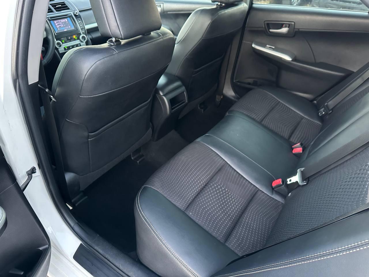 Toyota Camry SE 2012