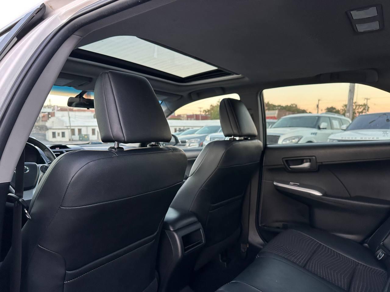 Toyota Camry SE 2012