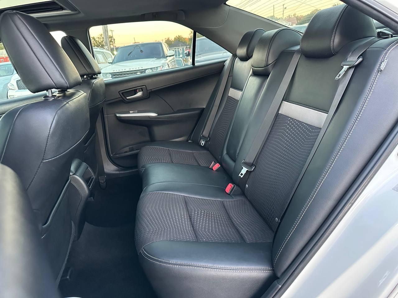 Toyota Camry SE 2012