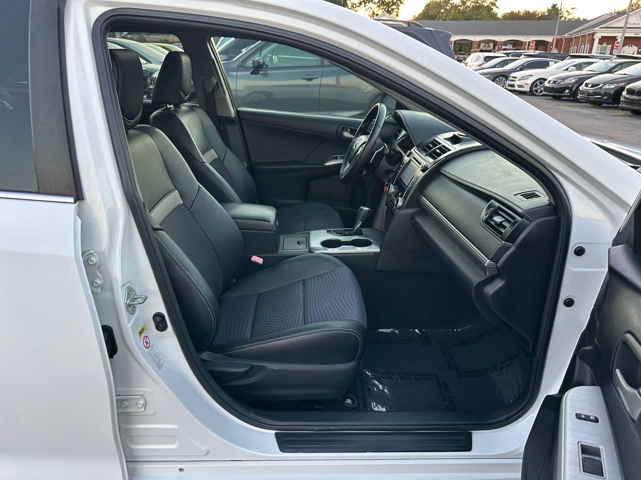 Toyota Camry SE 2012