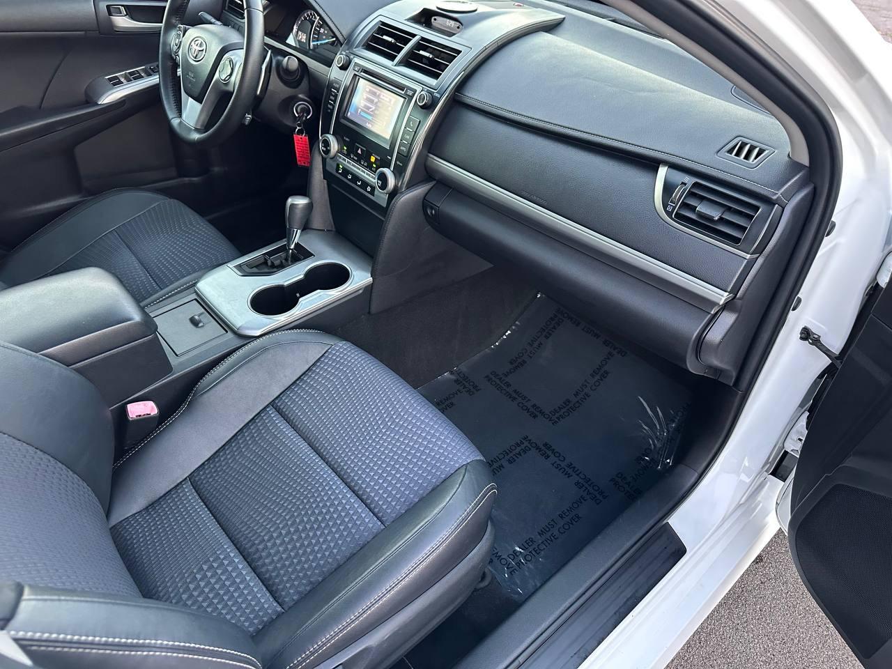 Toyota Camry SE 2012