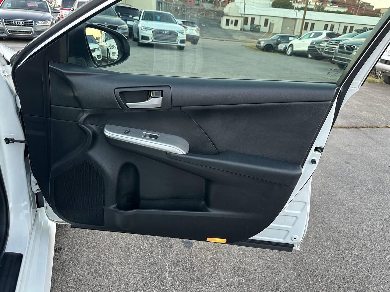 Toyota Camry SE 2012