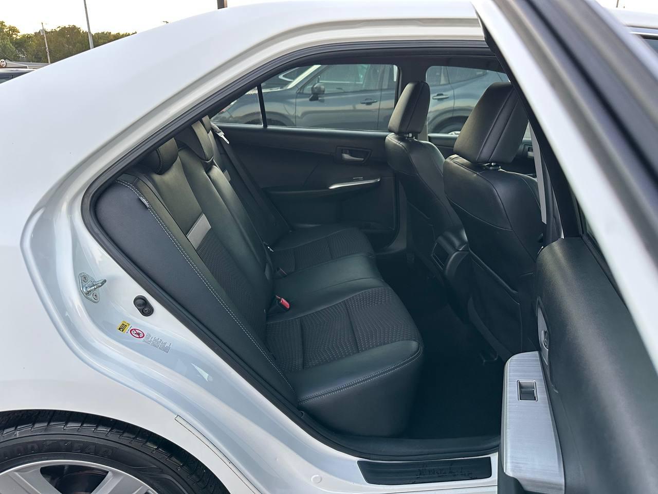 Toyota Camry SE 2012