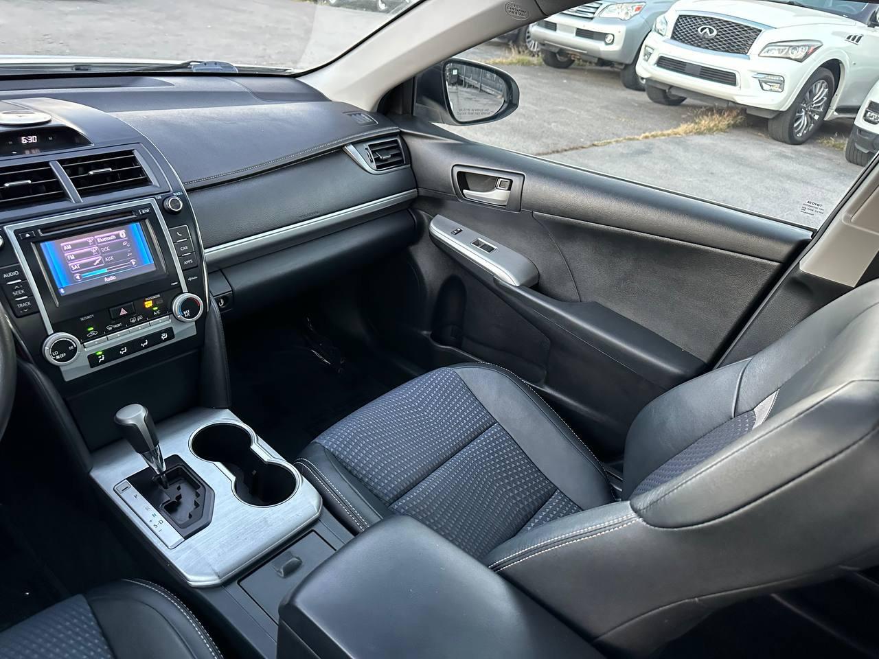 Toyota Camry SE 2012