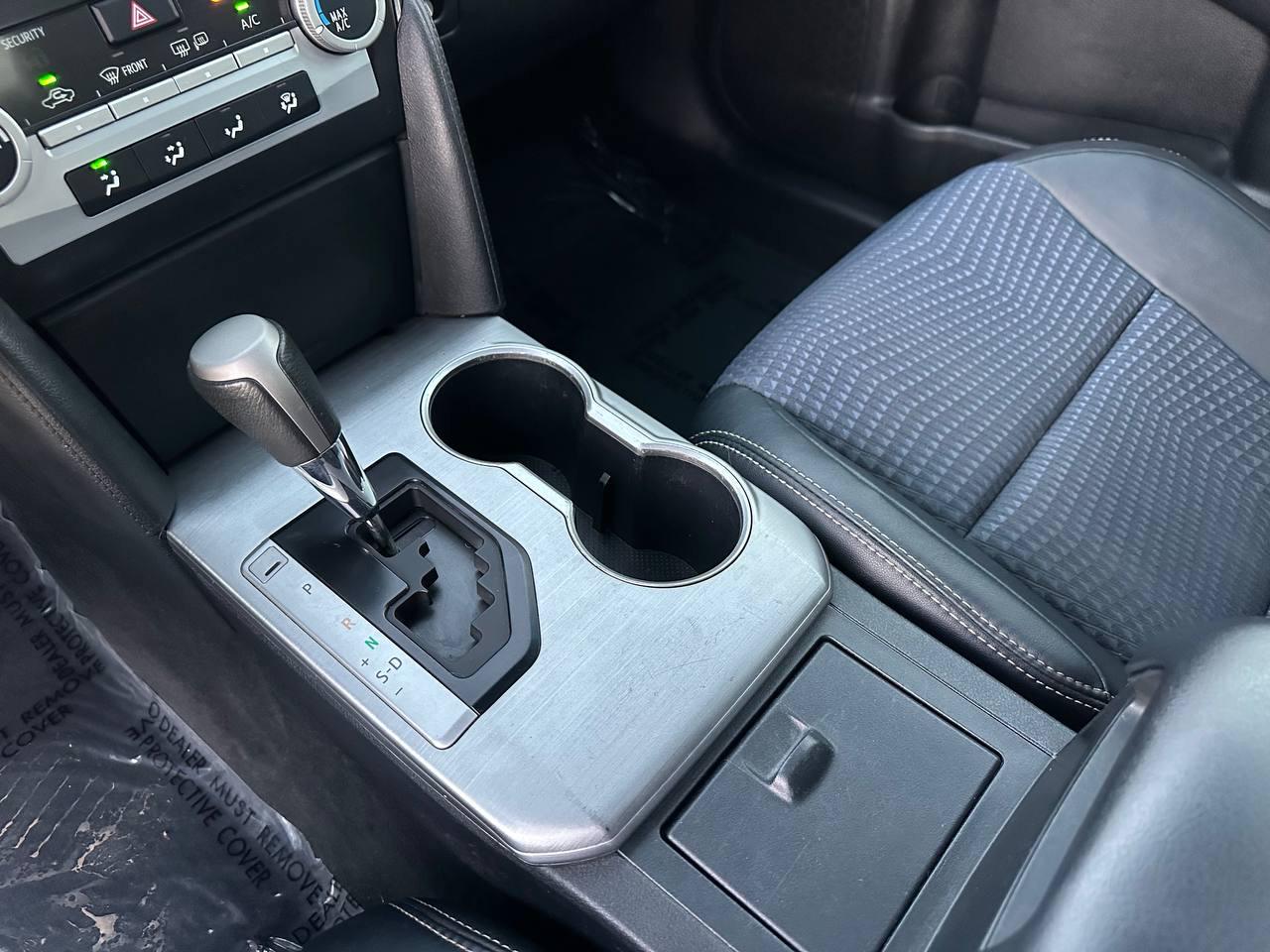 Toyota Camry SE 2012