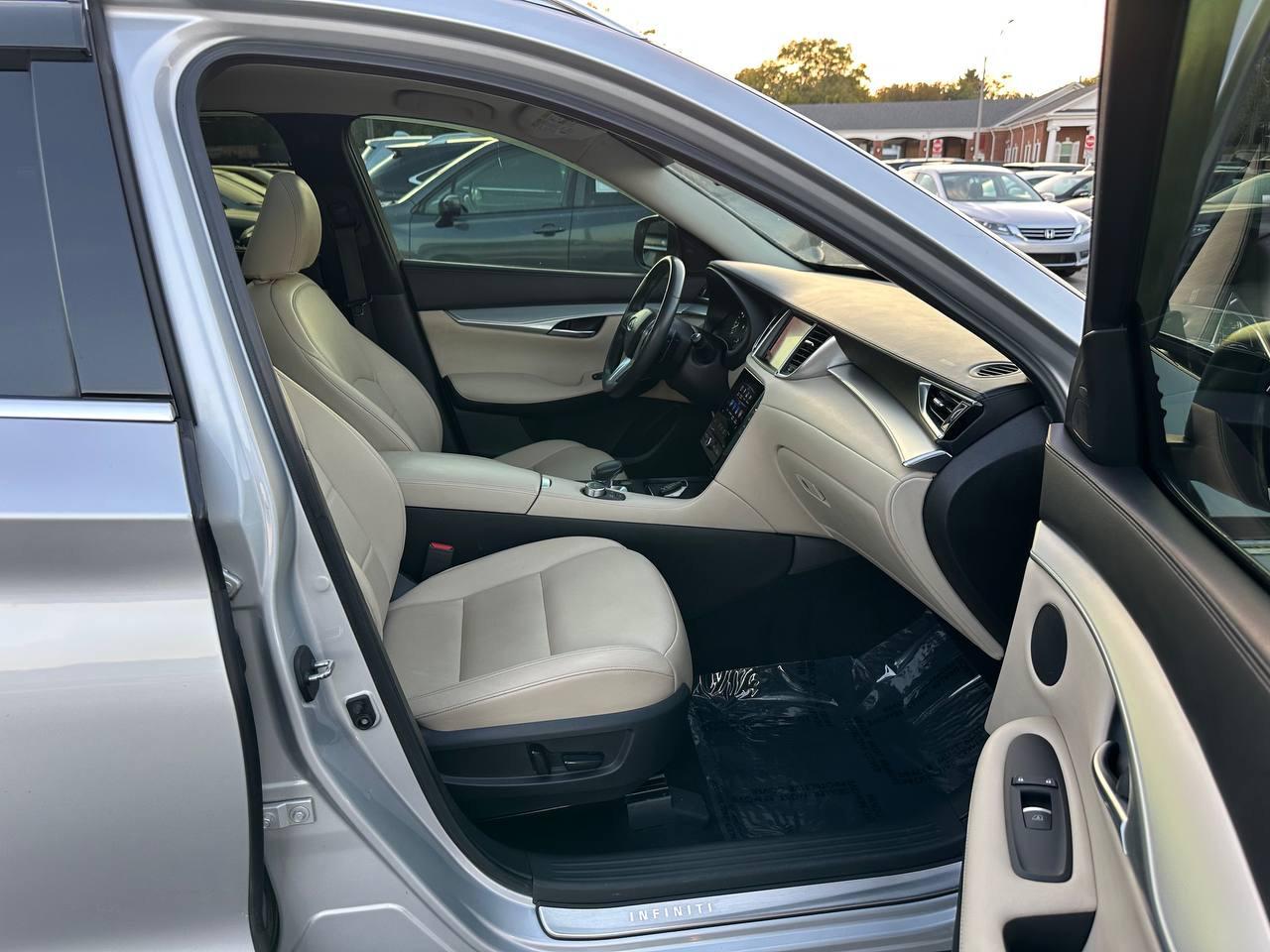 Infiniti QX50 LUXE 2019