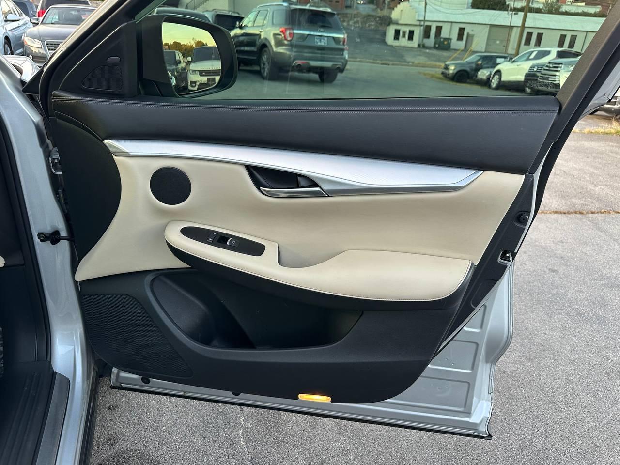 Infiniti QX50 LUXE 2019