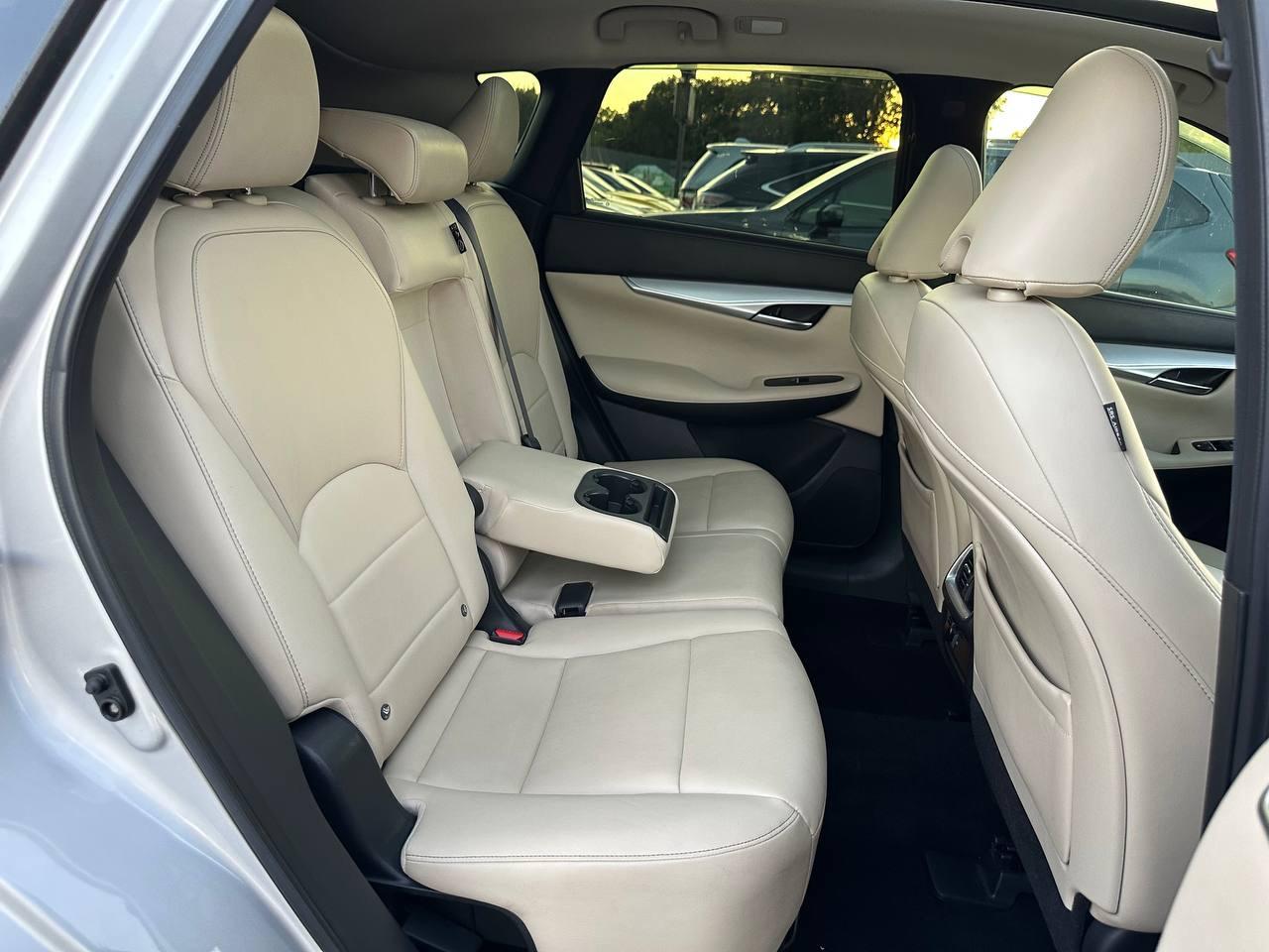 Infiniti QX50 LUXE 2019