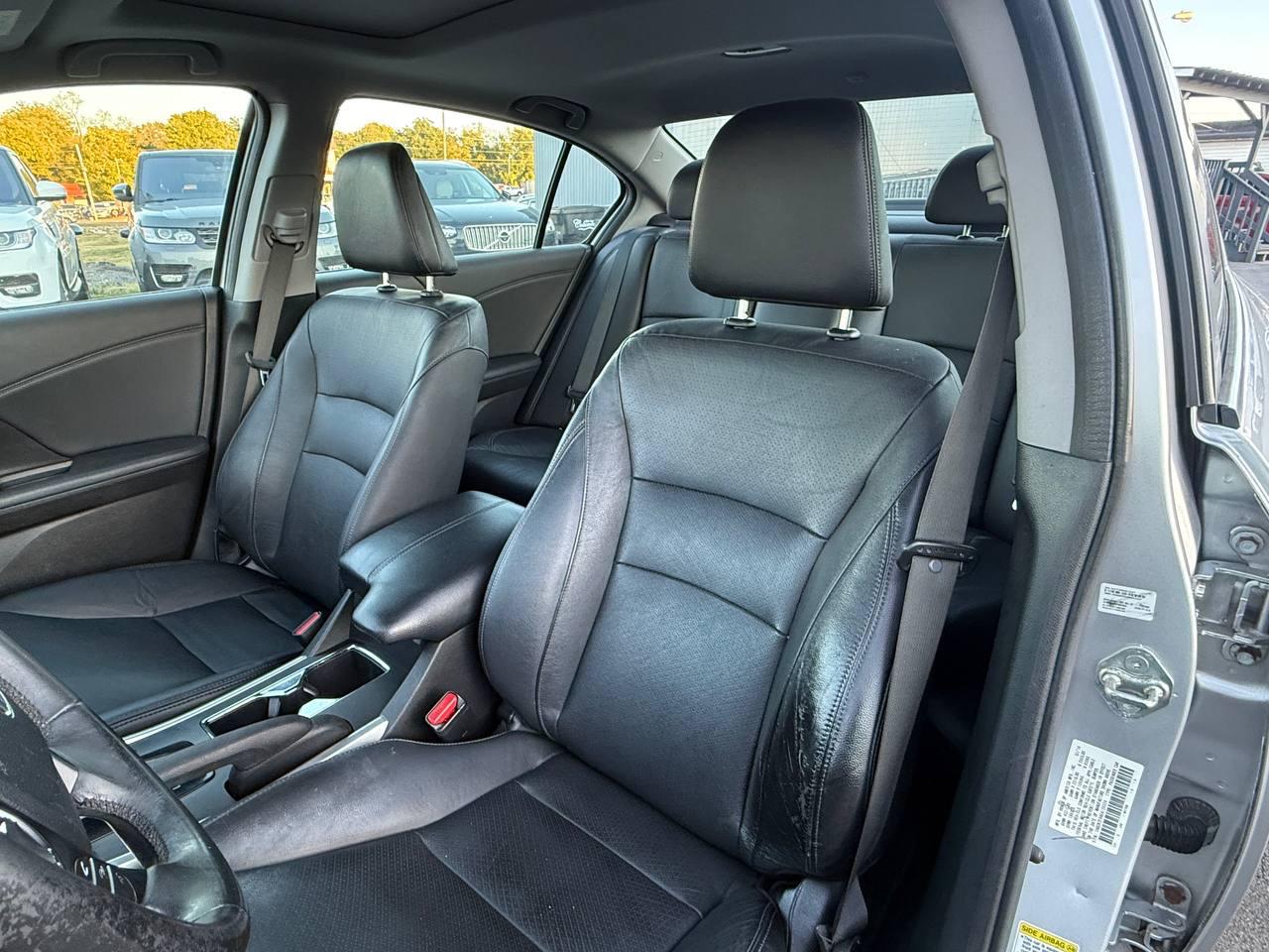 Honda Accord photo 17