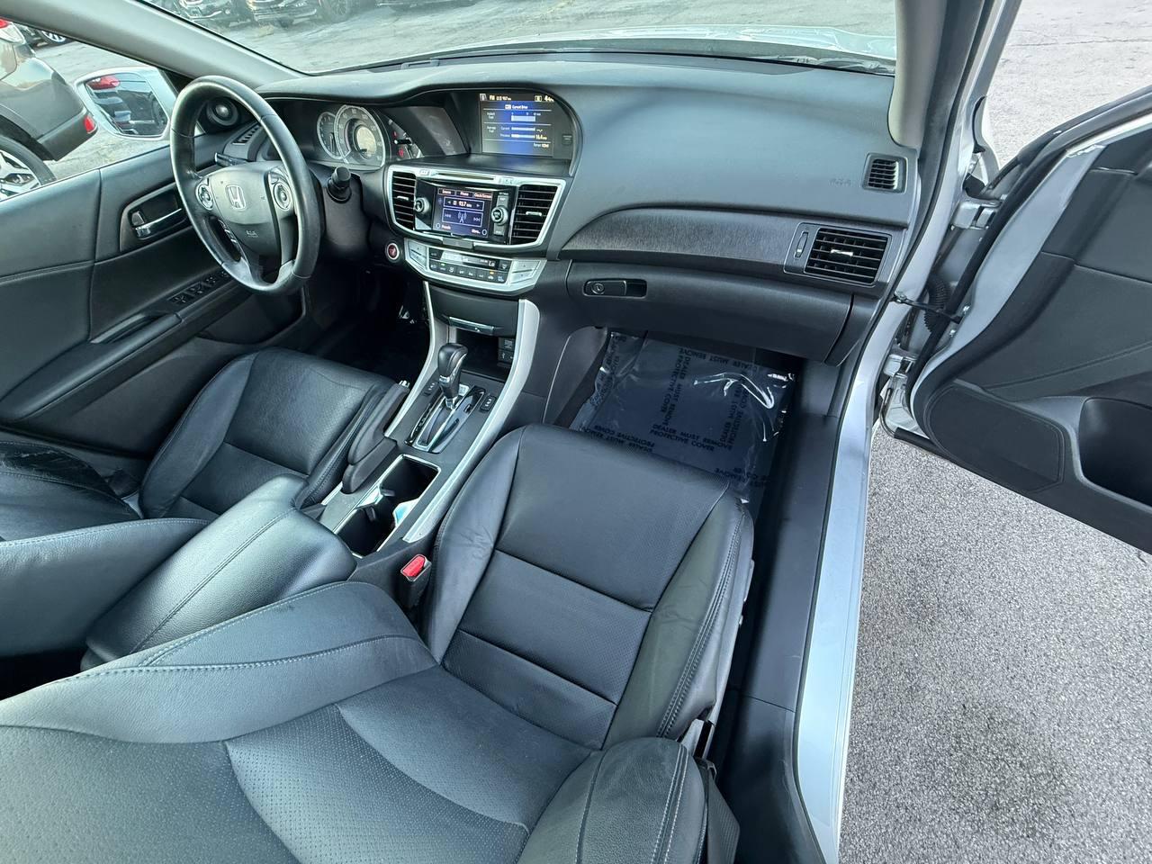 Honda Accord photo 21