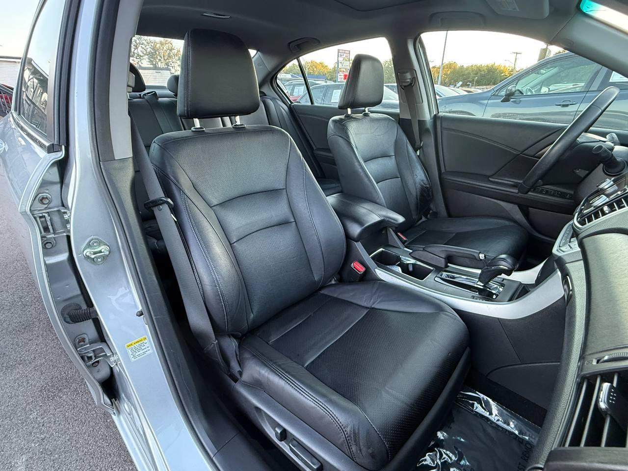 Honda Accord photo 24