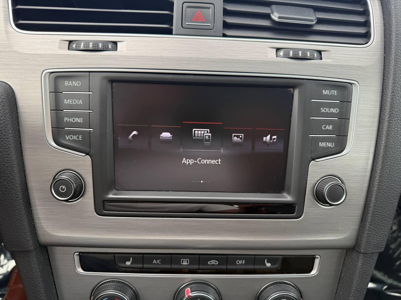 Volkswagen Jetta SportWagen SE 2016