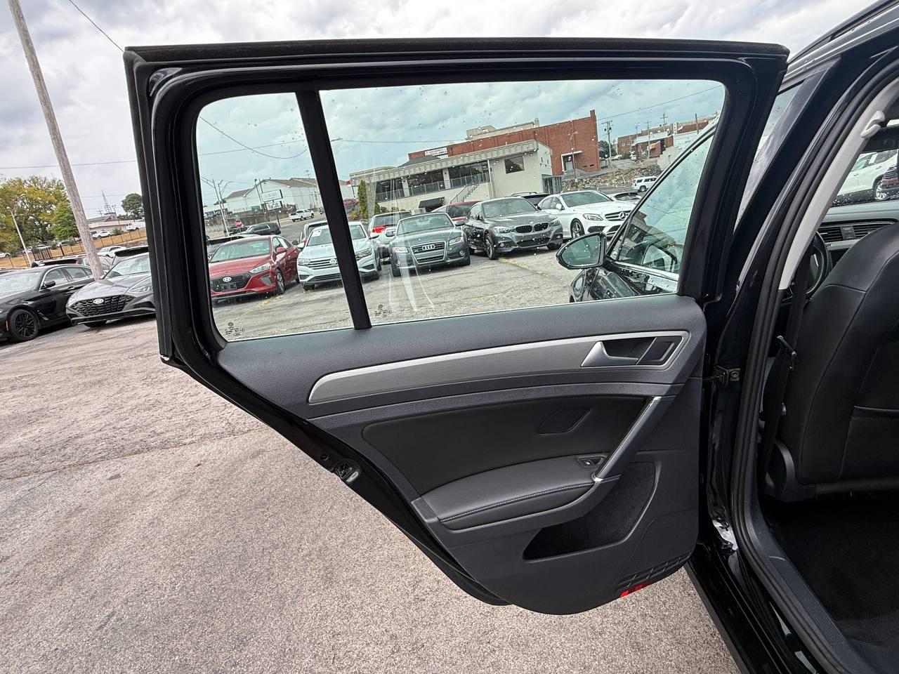 Volkswagen Jetta SportWagen SE 2016