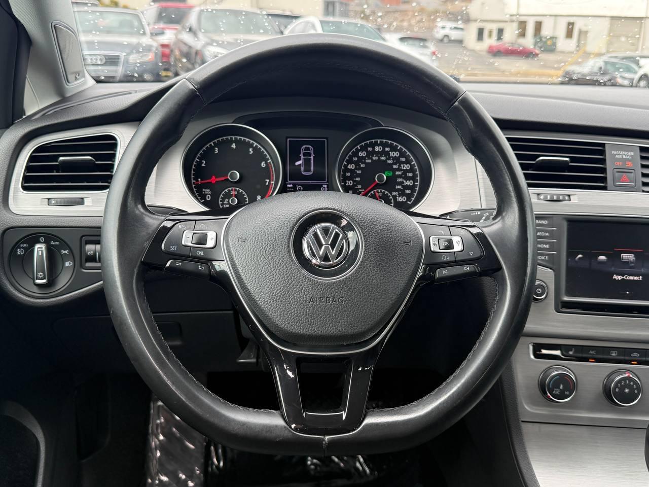 Volkswagen Jetta SportWagen SE 2016