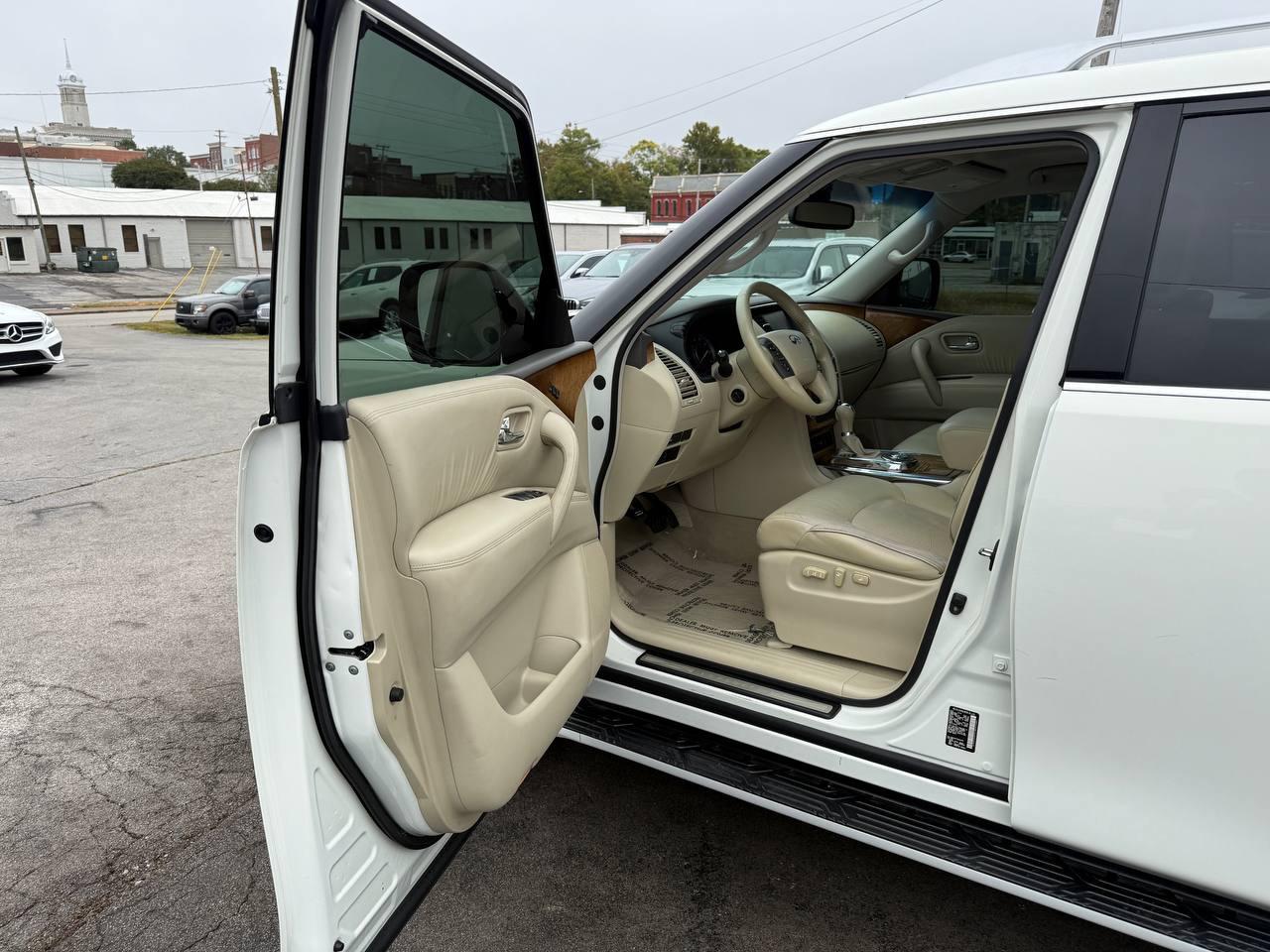 Infiniti QX80 2WD 2014