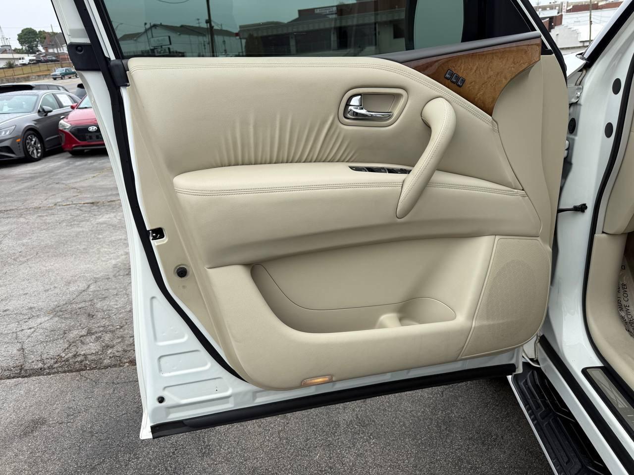 Infiniti QX80 2WD 2014
