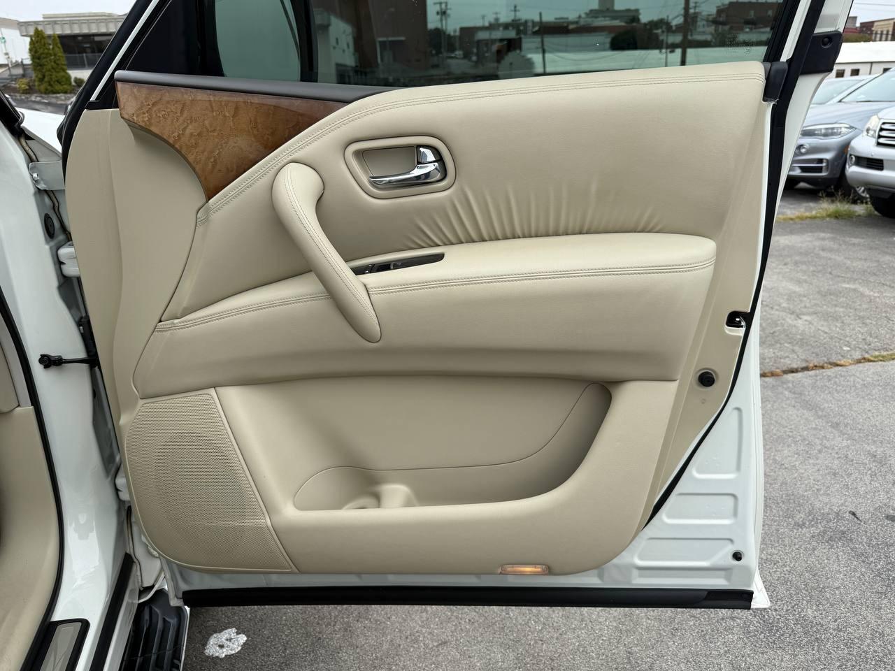 Infiniti QX80 2WD 2014