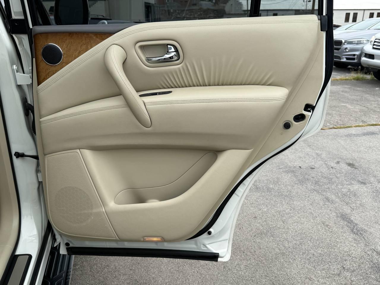 Infiniti QX80 2WD 2014