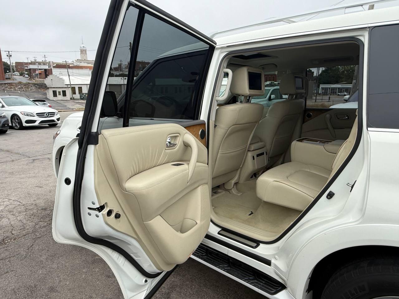 Infiniti QX80 2WD 2014