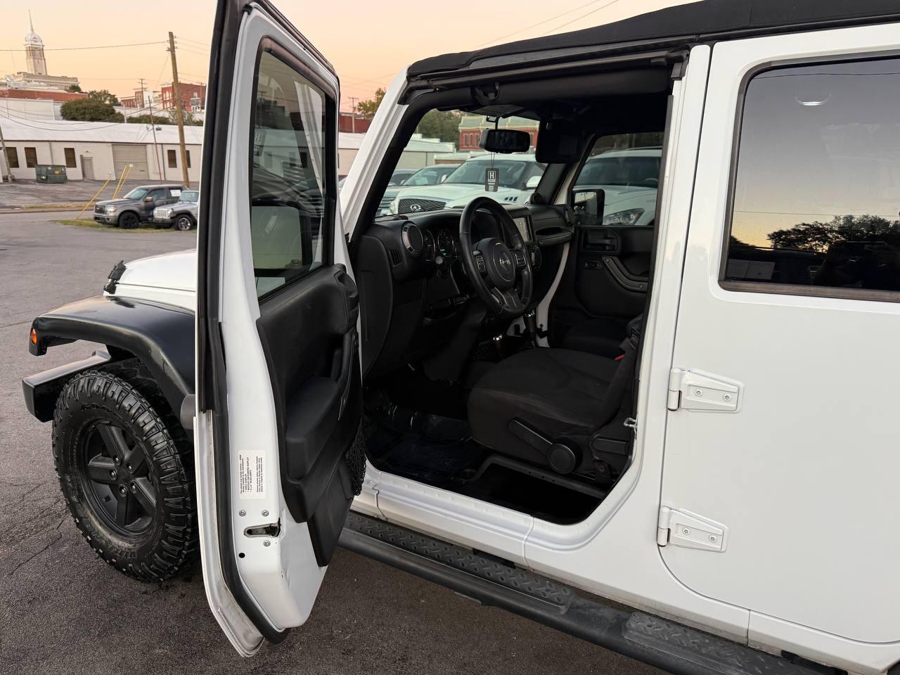 Jeep Wrangler Unlimited Sport 4WD 2014