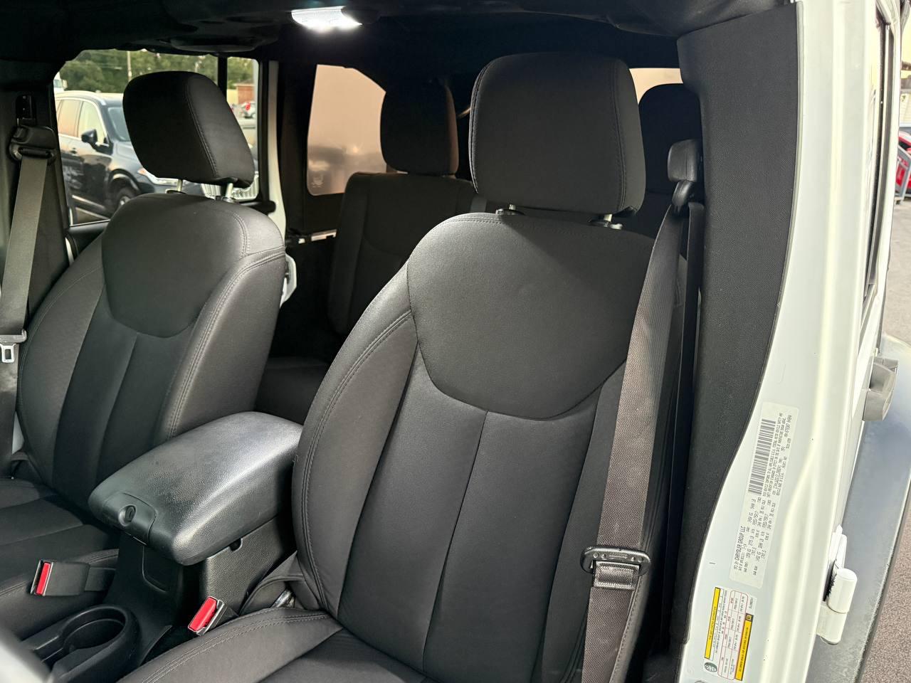 Jeep Wrangler Unlimited Sport 4WD 2014