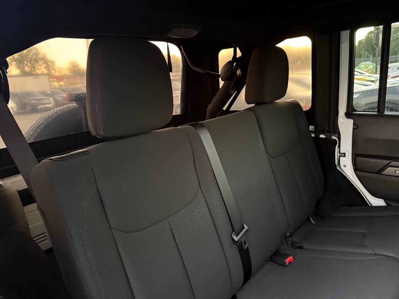 Jeep Wrangler Unlimited Sport 4WD 2014