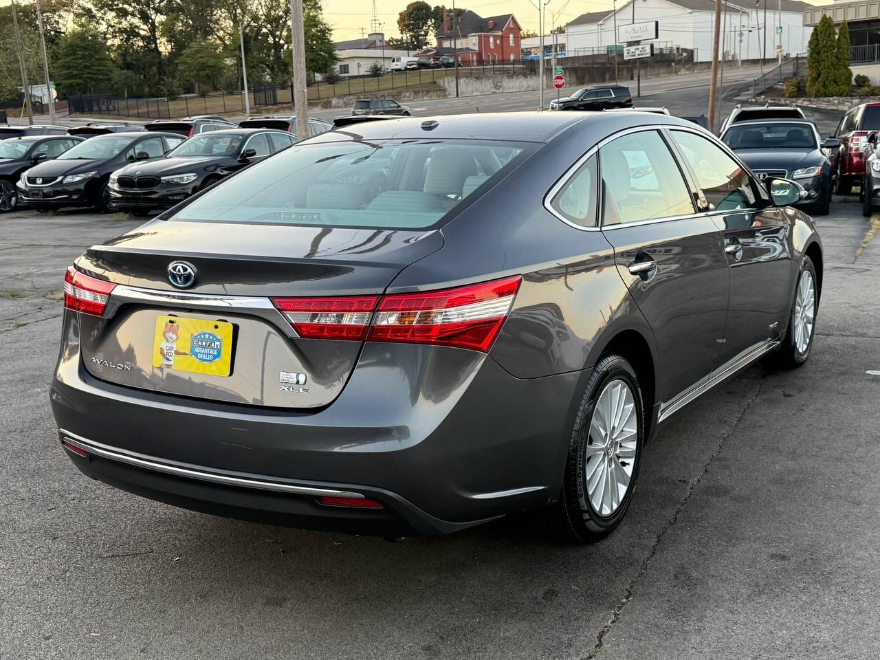 Toyota Avalon Hybrid XLE Premium 2014