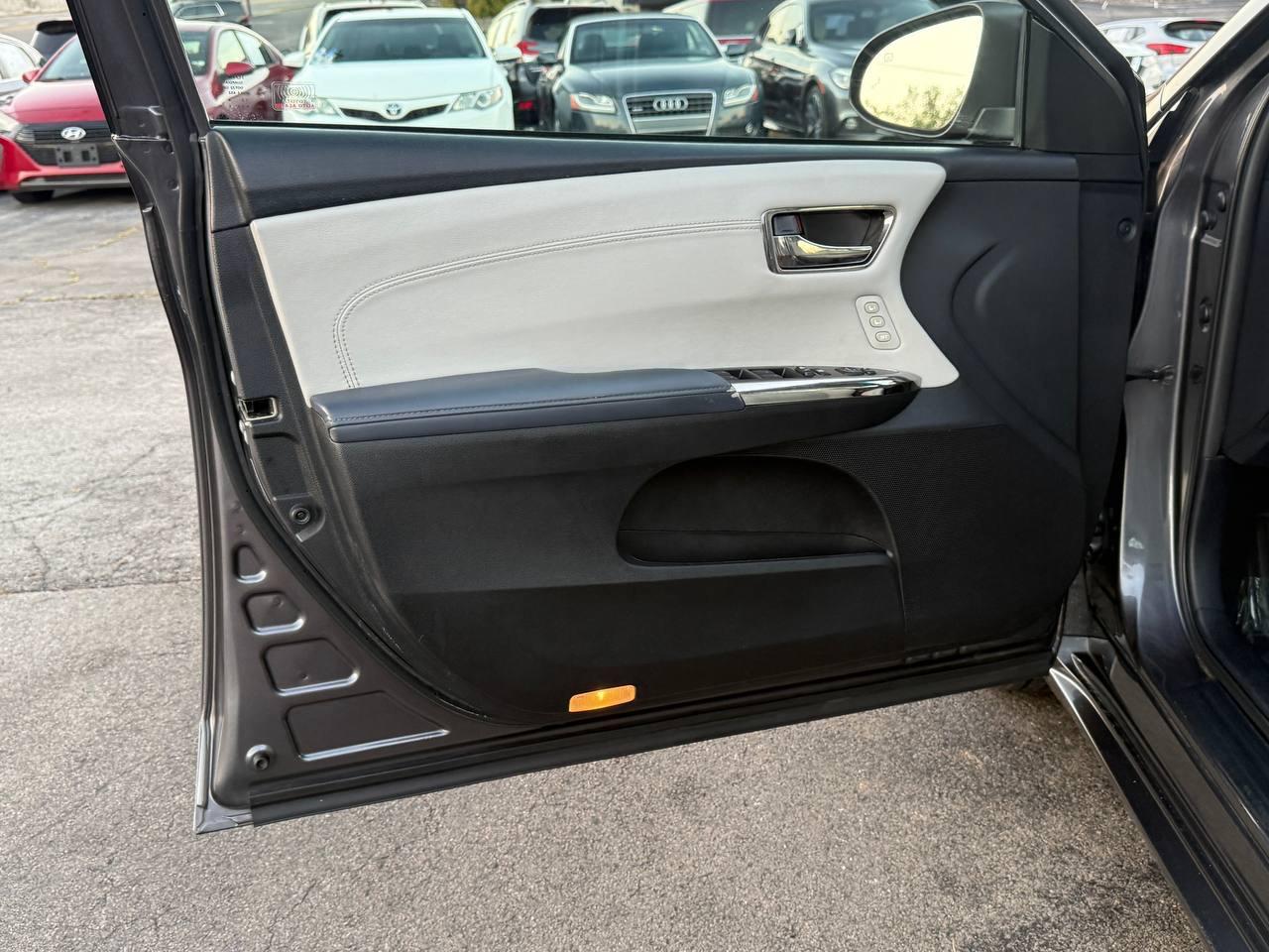Toyota Avalon Hybrid XLE Premium 2014