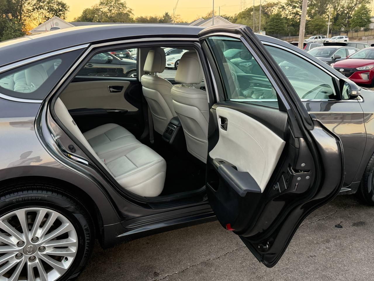 Toyota Avalon Hybrid XLE Premium 2014