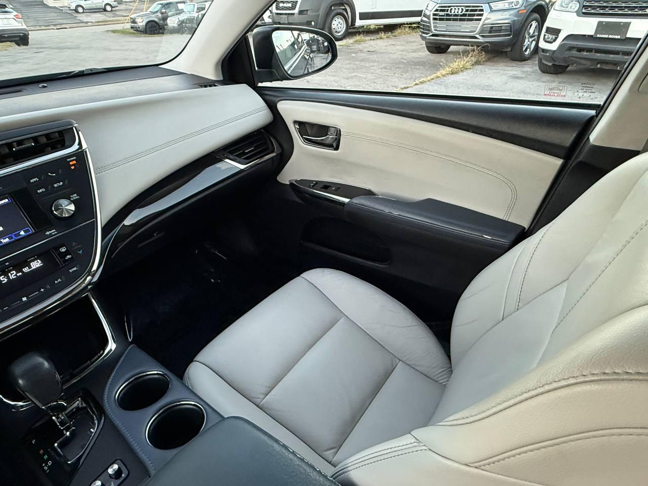 Toyota Avalon Hybrid XLE Premium 2014