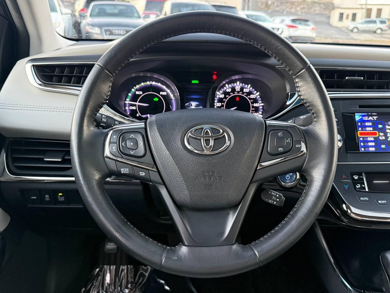 Toyota Avalon Hybrid XLE Premium 2014