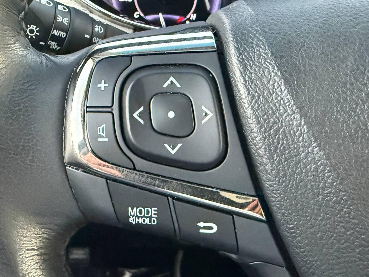 Toyota Avalon Hybrid XLE Premium 2014