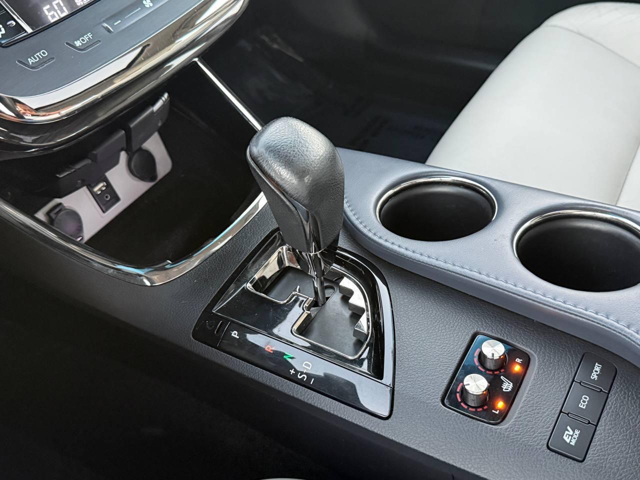 Toyota Avalon Hybrid XLE Premium 2014