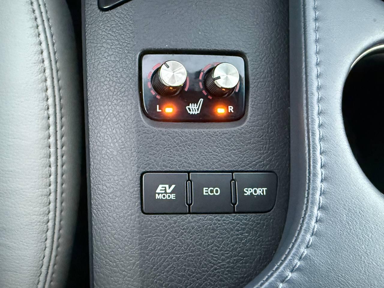 Toyota Avalon Hybrid XLE Premium 2014